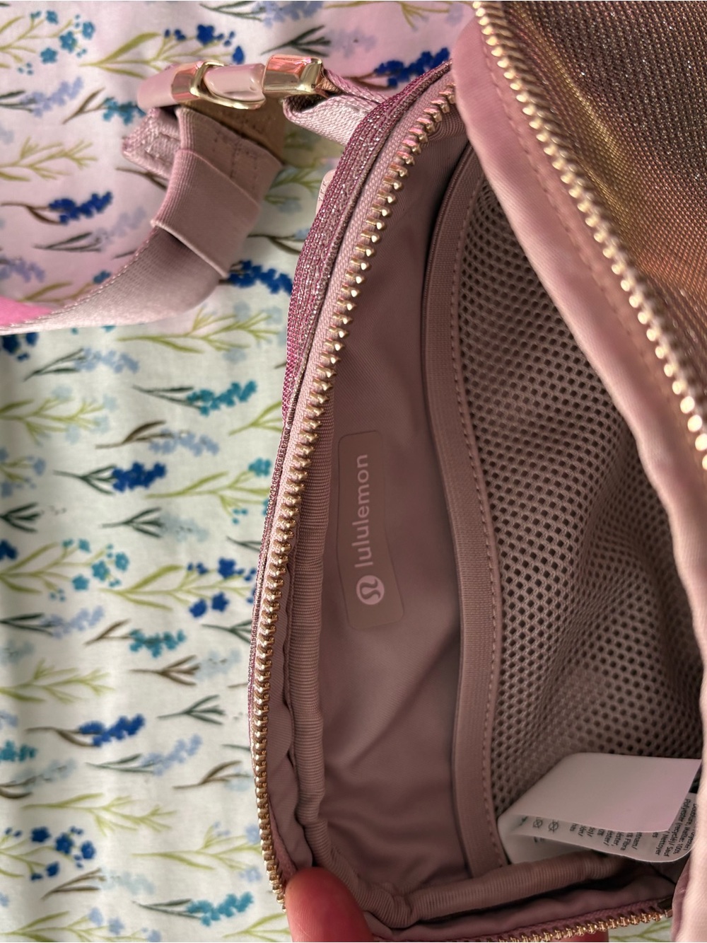 Lululemon belt bag and matching wallet - Picture 3 of 6
